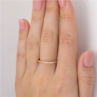 Золотое кольцо с бесцветными фианитами - 641