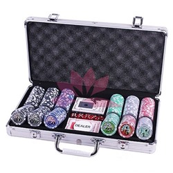 Набор для покера на 300 фишек в алюминиевом кейсе