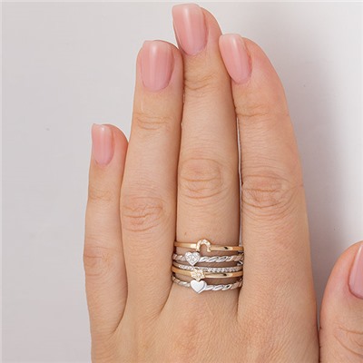 Серебряное кольцо с бесцветными фианитами -  1027
