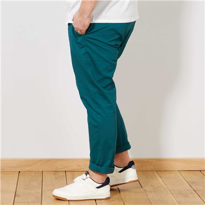 Зауженные брюки-чинос из эластичного твила - глубокий зеленый