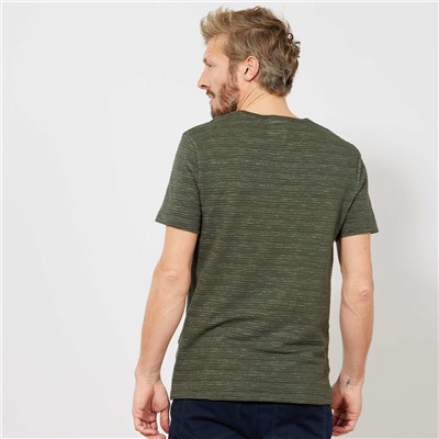Прямая футболка из рельефного трикотажа - зеленый лес