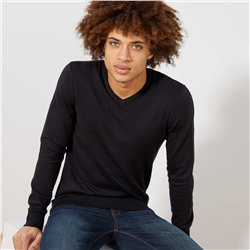 Легкий свитер с V-образным вырезом - черный