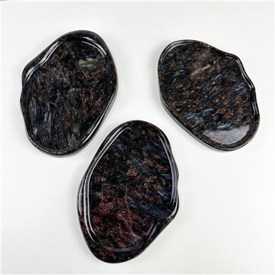 Радуга Самоцветов Блюдо из Арфведсонита (Нуумит)