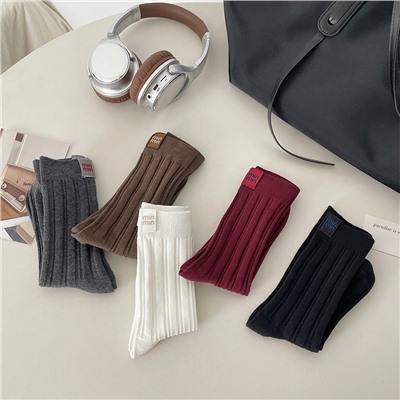 Encore Red European Fall New Alphabet Label Medium Tube Socks Women's High-end Vertical Stripe Texture Internet celebrity stack socks