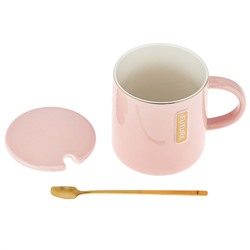 Кружка фарфоровая "Happy" 420мл, д9,2см h9,6см, глянцевая глазурь, отводка золотом, декор с золотом, цвет - розовый, фарфоровая крышка, ложка металл., окрашенный "золото" 14,3см, д/горла 8,3см, д/основания 7,7см, в подарочноый коробке (Китай)