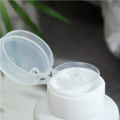 Мицеллярная вода для снятия макияжа Real Beauty, с помпой для ватных дисков, 200 мл