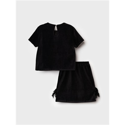 Комплект для девочки: джемпер, юбка