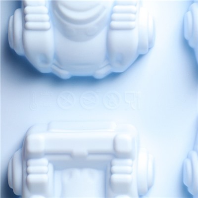 Форма для выпечки Доляна «Гонки», силикон, 29.5×27 см, 6 ячеек (11.5×6.5 см), голубая