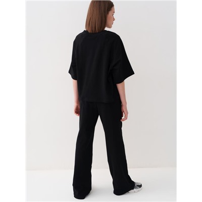 Комплект для девочки: футболка, брюки