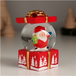 Снежный шар новогодний стеклянный «Персонаж в подарке», 4.5×4.5×7.3 см, МИКС