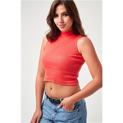 Женский топ 52714  укороченный с горлом / брусничный