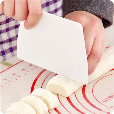 Пластиковый скребок для теста, 1шт