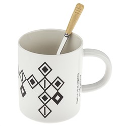 Кружка фарфоровая "Этно" "Ромб" 400мл, д8,4см h10,4см, матовая глазурь, с деколью, цвет - белый с черным, ложка нерж. 16,1см, фарфоровая крышка, цвет - черный, д/горла 8,2см, д/основания 7см, в подарочной коробке (Китай)