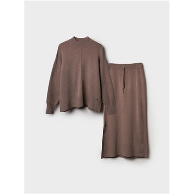 Комплект женский: джемпер, юбка