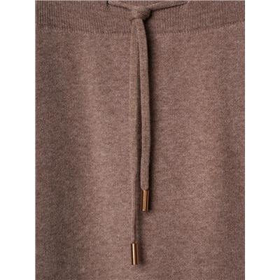 Комплект женский: джемпер, юбка