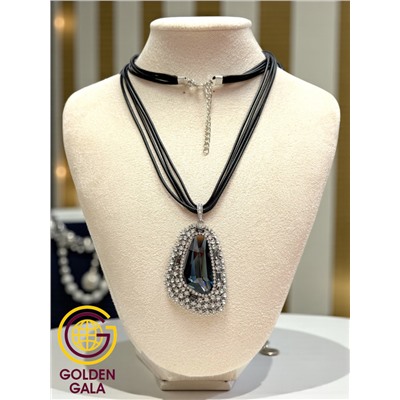 Кулон на кожаном шнурке "Женская грация" Арт КШ2130/17