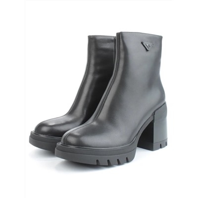 04-M3153-3570-42M-11 BLACK Ботинки зимние женские (натуральная кожа, натуральный мех)