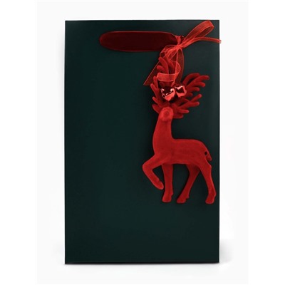 Пакет подарочный «С Новым годом», с бубенцами и ёлочной игрушкой, олень, 18×23×11 см