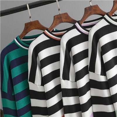 Eleganzza  Свитер  P-91