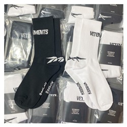 Classic cotton knee socks for men and women, European style, mid-length