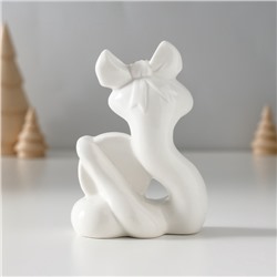 Фигурка керамика «Белая змейка с бантиком, с монеткой $», с золотом, 3×7.5×9.3 см