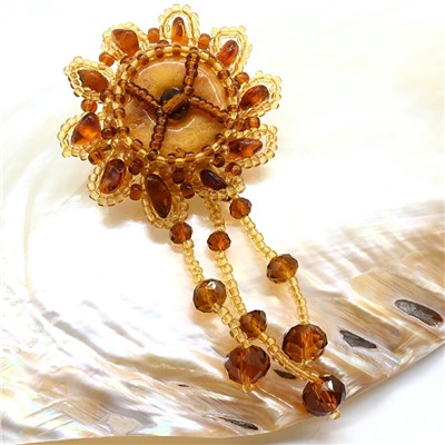 Брошь с янтарём и бисером Подсолнух 38*38мм цв.коньячный