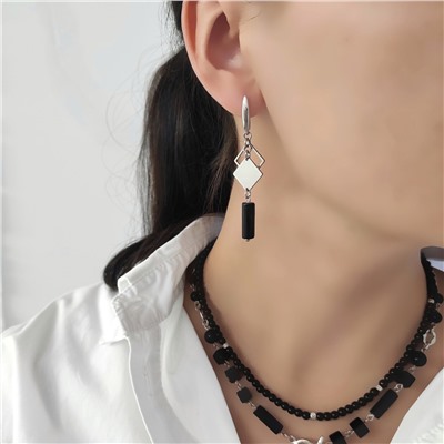 Серьги из черного агата и оникса в фурнитуре из стали