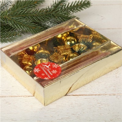 Свеча новогодняя с подсвечником «Шары и подарки», набор 4 шт., 4×13.5×17 см, золотистая