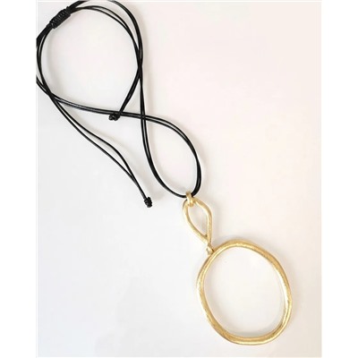 Кулон на шнурке