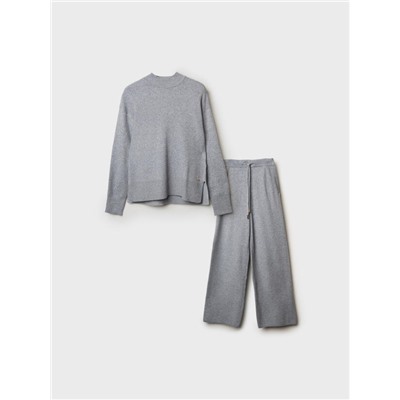 Комплект для девочки: джемпер, брюки