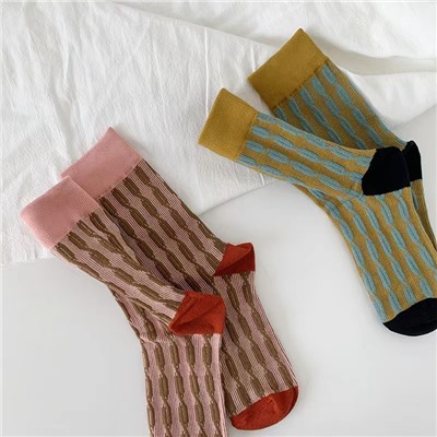 Contrasting color twist three -dimensional relief ladies retro wind cotton cotton cotton socks Korean ins spring retro forest