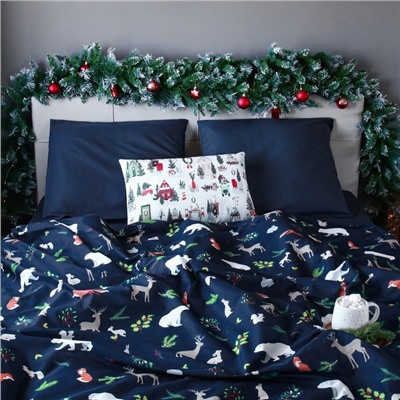Постельное белье новогоднее "Этель" 1.5 сп Winter animals 143*215 см, 150*214 см, 70*70 см - 2 штуки