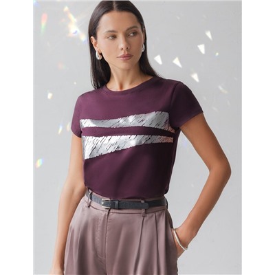 Нарядная футболка с блестящим принтом