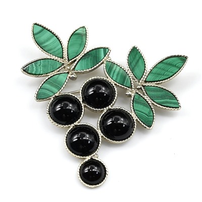 Брошь из малахита и агата "Лоза" 52*54мм.