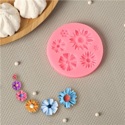 Молд для заливки Доляна «Цветы», силикон, d=7.5 см, розовый