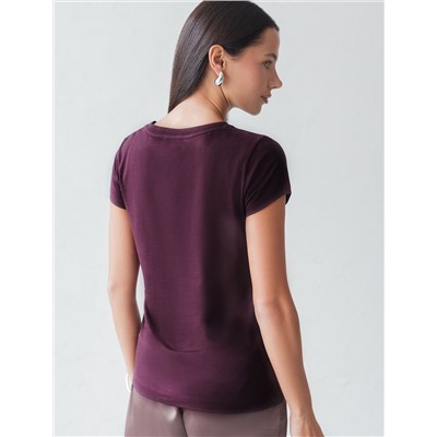 Нарядная футболка с блестящим принтом