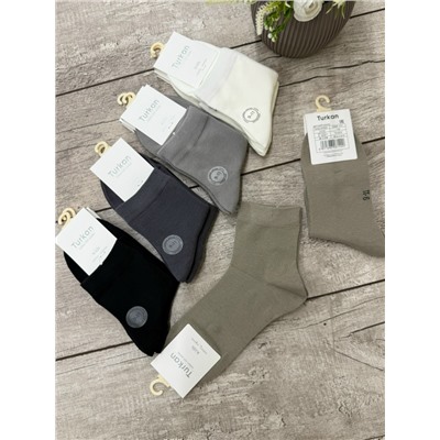 Носки подростковый  
Качество супер
Размер 6- 8.  8-10. 10-12. Лет
Цена 400₽
Пачка 10 пар 
Длинна средние.