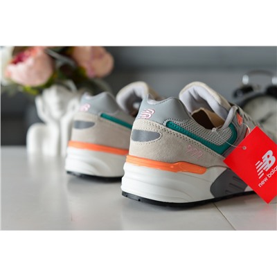 New Balance 999 из натуральной замши