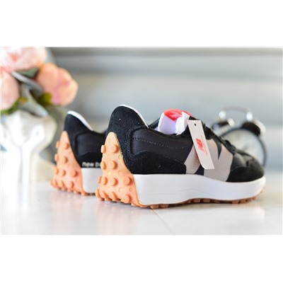 New Balance NB 327 из натуральной замши и нейлона