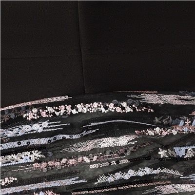 Платье-футляр, Слишком роскошно