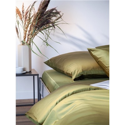 Простыня из премиального сатина оливкового цвета из коллекции Essential, 240х270 см