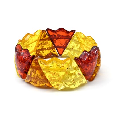 Браслет из янтаря искусственного треугольник 32*30мм ассорти