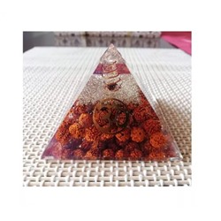Оргонитовая Пирамида с Рудракшами, Rudraksha Orgonite Pyramid, произв. Kalyan Puja
