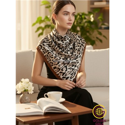 Платок утепленный Леопардовый Арт 3111/11 светло-бежевый с бежевой каймой
