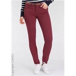 Basicjeans mit Gürtel