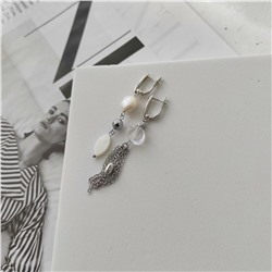 Серьги с барочным жемчугом и цепочками