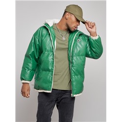 Куртка из экокожи мужская с плюшевым капюшон зеленого цвета 28132Z