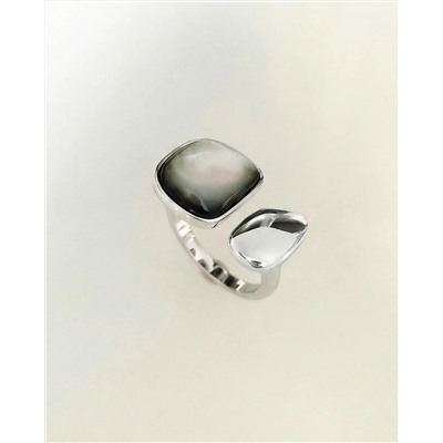 Кольцо с натуральным перламутром