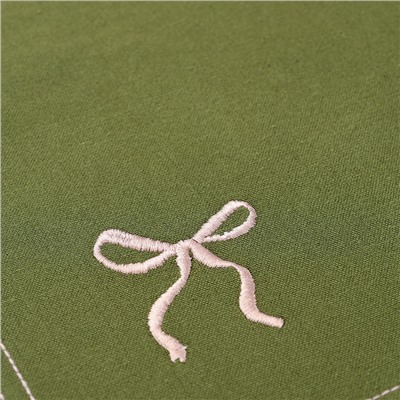 Дорожка на стол Fancy Bows оливкового цвета из коллекции Essential, 45x150 см