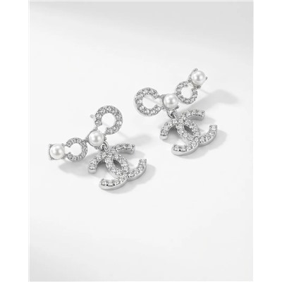 Стильные серьги